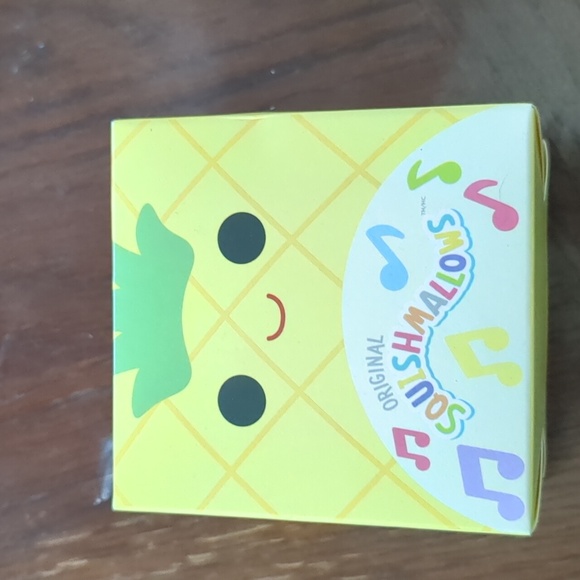 Squishmallows Maui - Picture 1 of 2